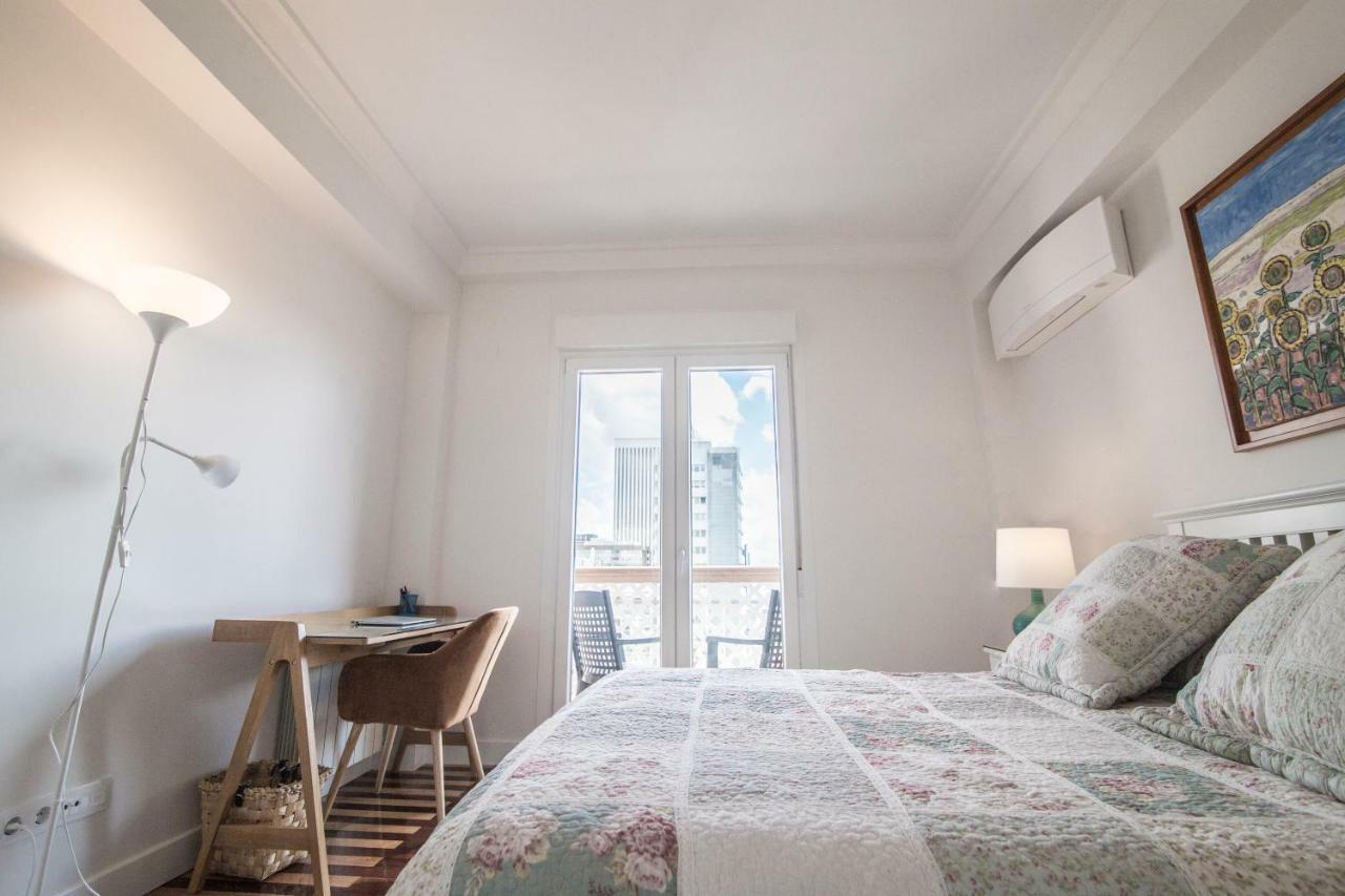 Elegant Retreat Business District Bernabeu Appartement Madrid Buitenkant foto