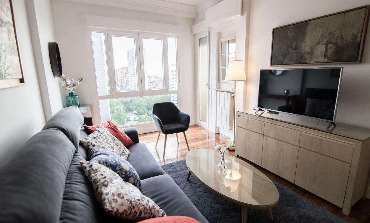 Elegant Retreat Business District Bernabeu Appartement Madrid Buitenkant foto