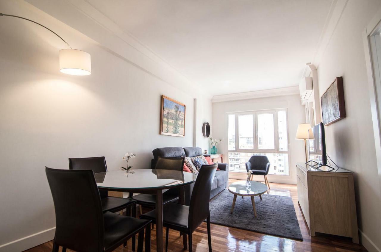 Elegant Retreat Business District Bernabeu Appartement Madrid Buitenkant foto